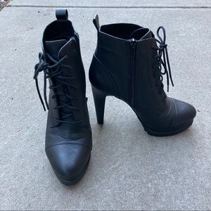High heel black boots- Forever 21